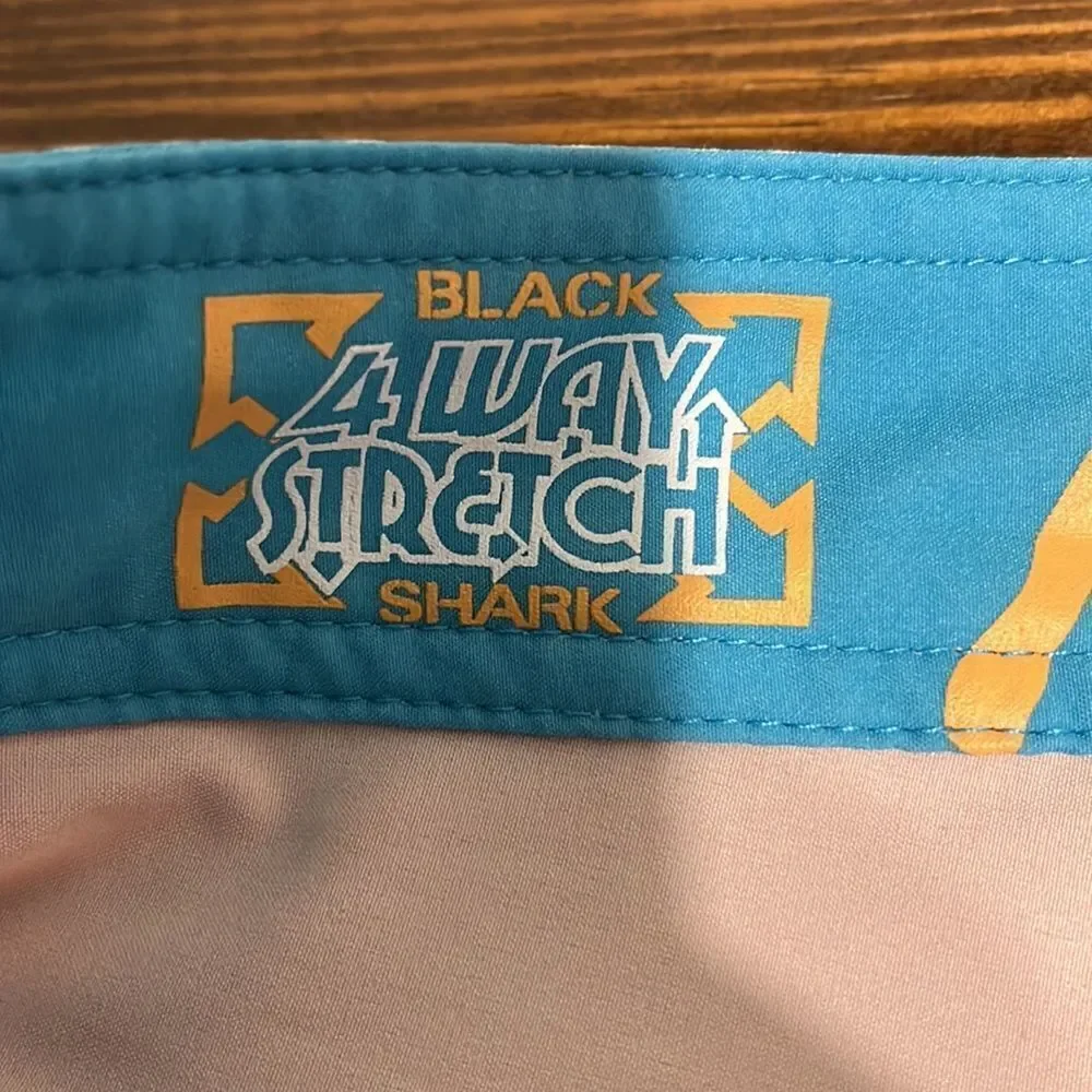 NWOT Maui and Sons Black 4 Way Stretch Shark Board-shorts Size 34